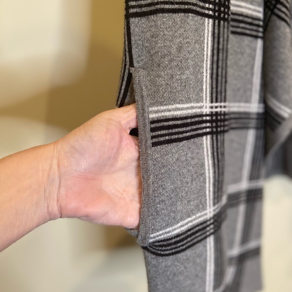 Jones of New York Grey Check Waterfall Jacket. - Picture 6 of 9